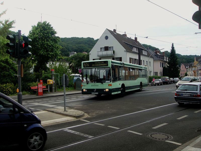9811 als Linie 614 am Dottendorfer Hindenburgplatz