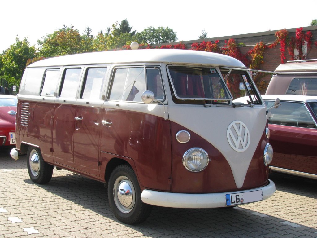 KLeinbus VW T 1  Bully  aus dem Landkreis Lneburg (LG) gesehen beim Oldtimer-Event des TV Nord, Hamburg [16.09.2012] 

