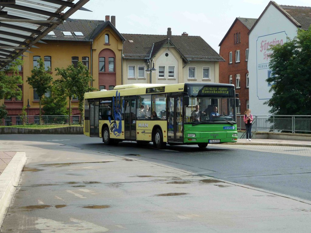 MAN als Stadtbus der WAG kommt am Busbahnhof in Fulda an, September 2012
