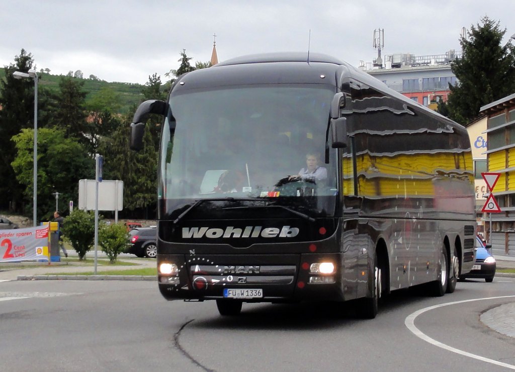 MAN LIONs COACH von WOHLLEB Reisen aus Deutschland im Sept.2012 in Krems unterwegs.