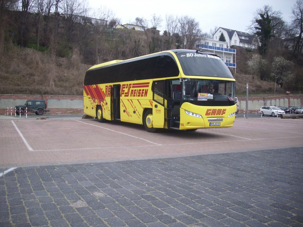 Neoplan Cityliner von GRAF im Sassnitzer Stadthafen.