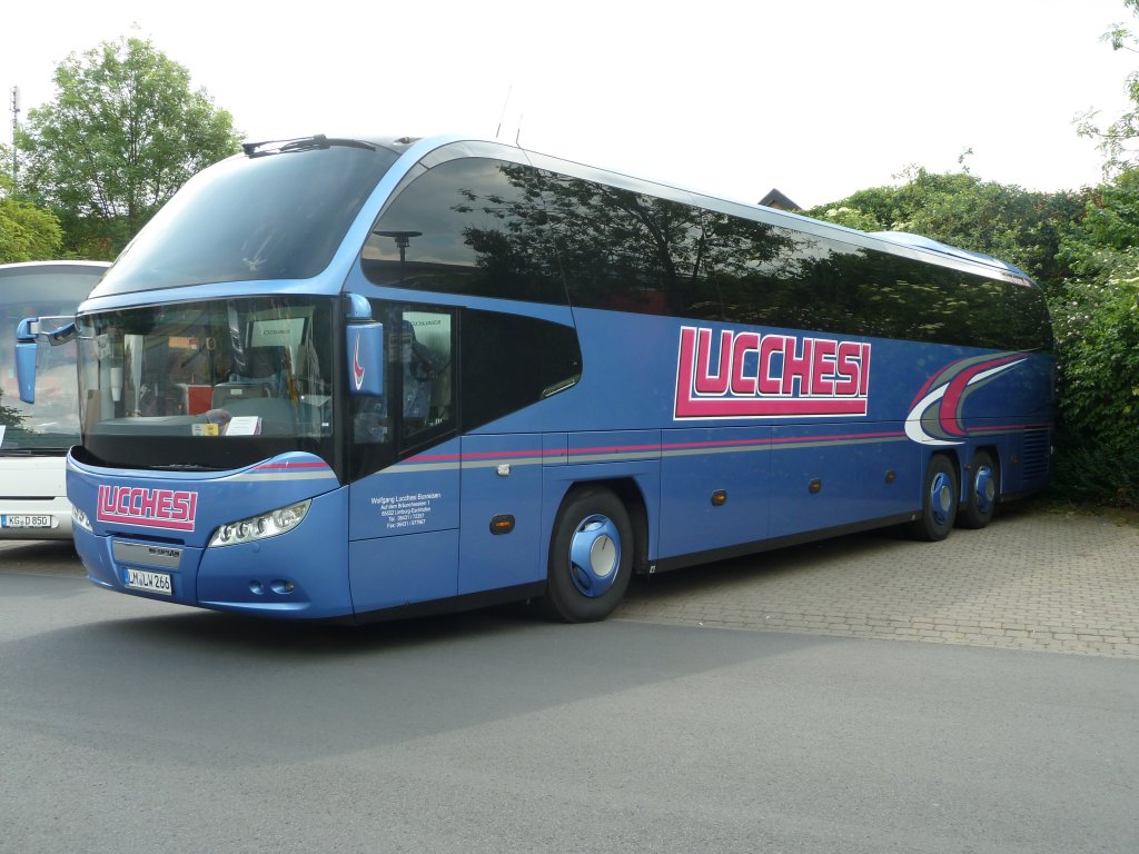 Neoplan Cityliner von  LUCCHESI  aus Limburg steht am 21.05.2011 in Fulda