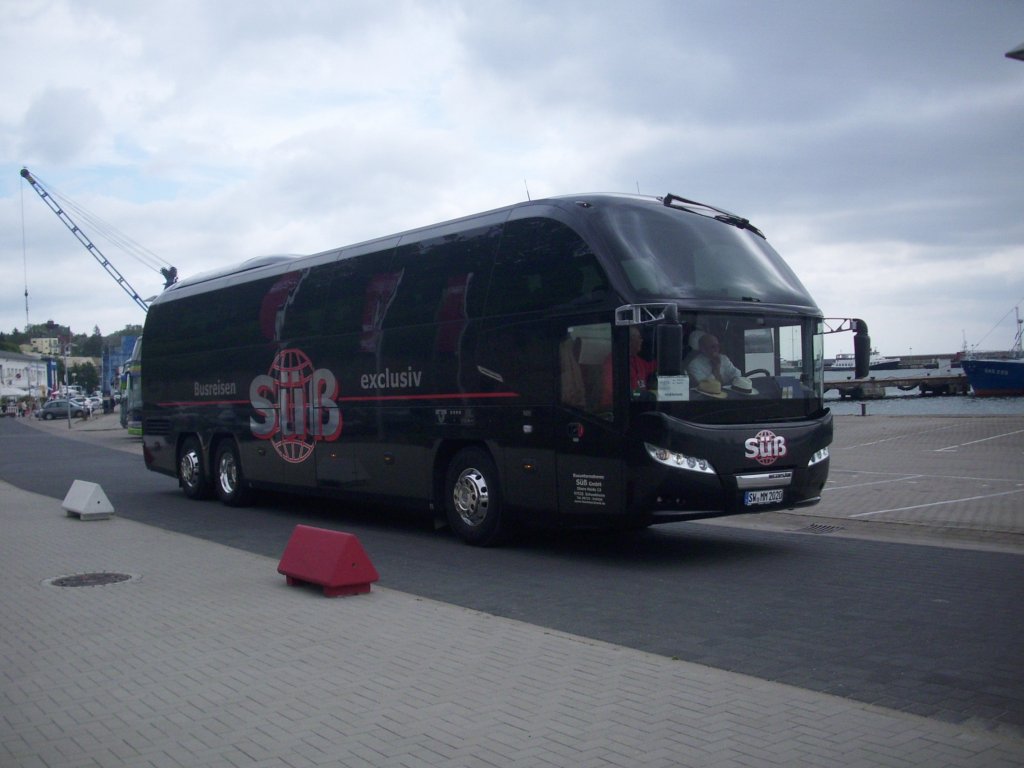 Neoplan Cityliner von S aus Deutschland im Stadthafen Sassnitz. 

