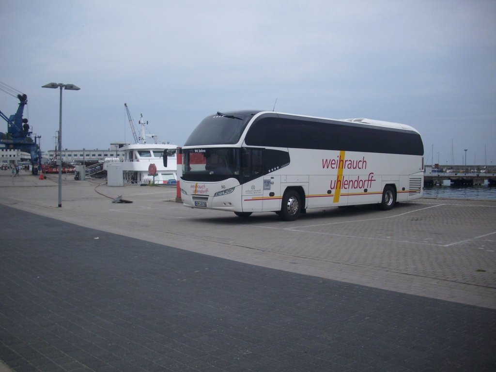 Neoplan Cityliner von Weihrauch-Uhlendorff aus Deutschland im Stadthafen Sassnitz.