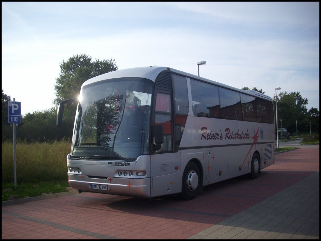 Neoplan Euroliner von Reiner's Reisekutsche aus Deutschland in Sassnitz.