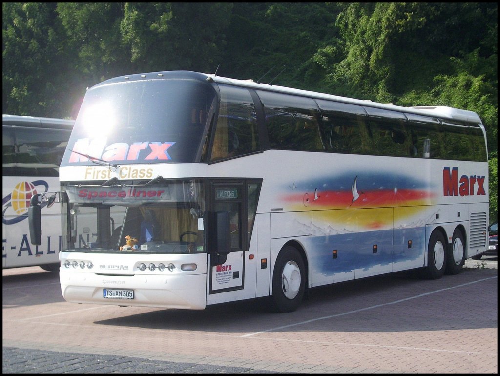 Neoplan Spaceliner von Marx aus Deutschland im Stadthafen Sassnitz.