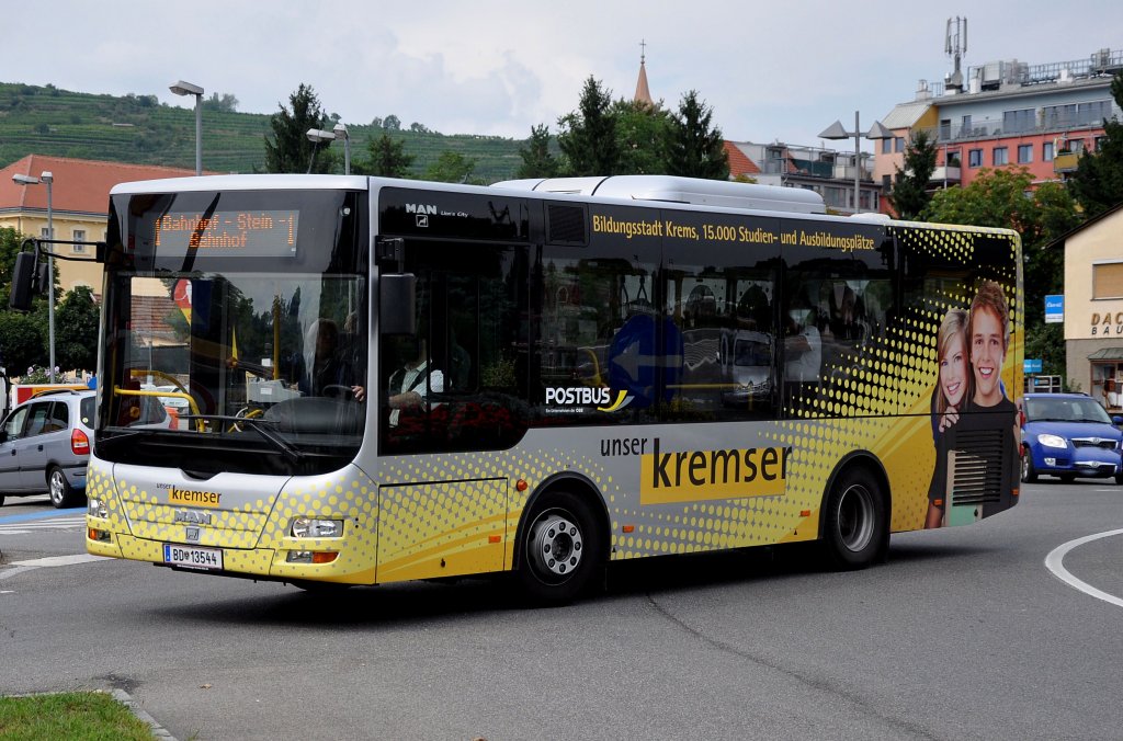 POSTBUS MAN LIONs CITY,seit Sommer 2011 die neuen Stadtbusse  unser Kremser im Auftrag der Stadt Krems an der Donau/sterreich.Foto vom Herbst 2011.