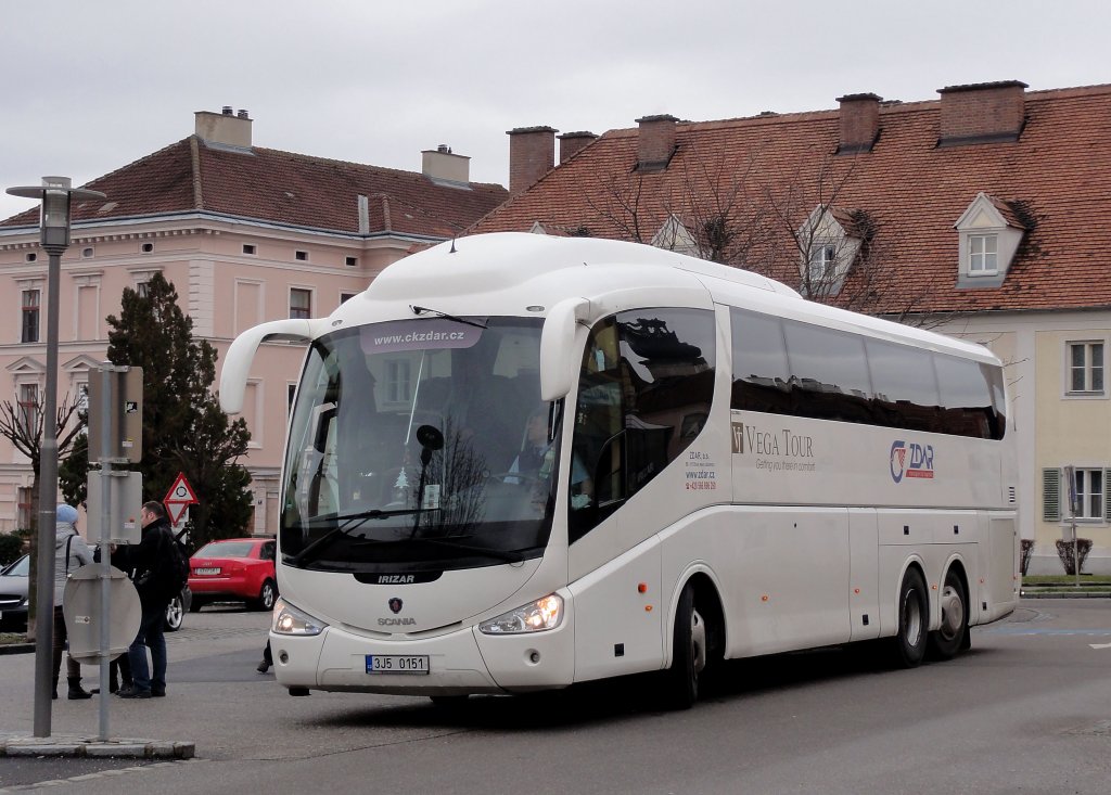 SCANIA IRIZAR aus der CZ am 9.1.2013 in Krems an der Donau unterwegs.