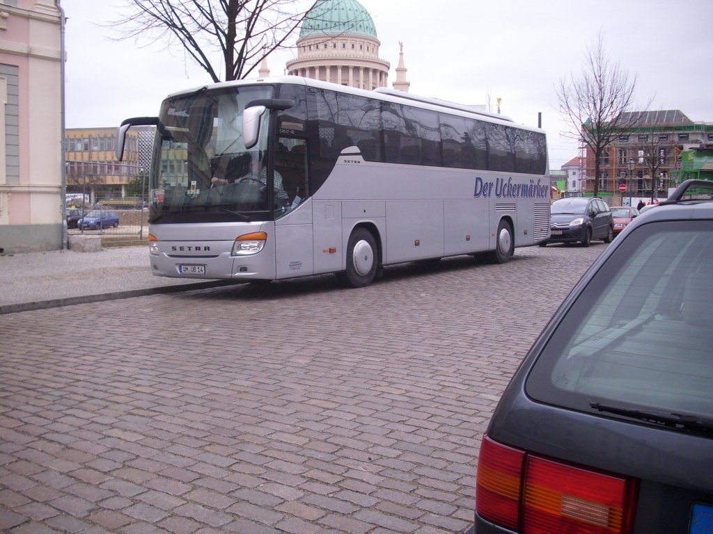 Setra der 400er-Serie in Potsdam.