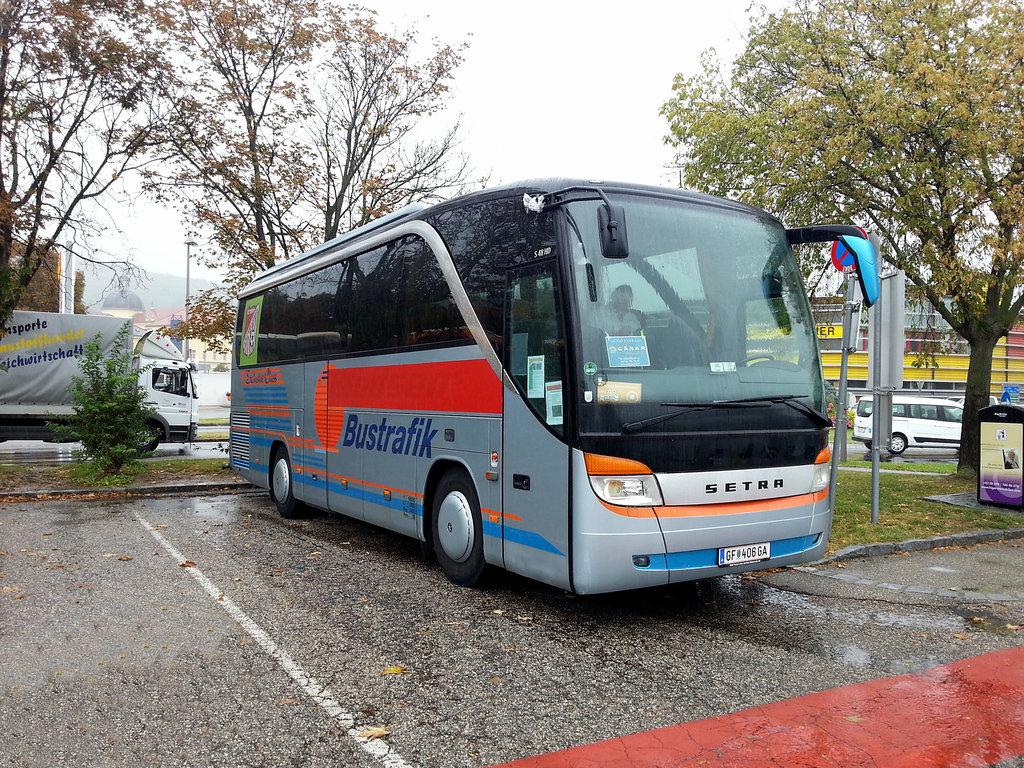 Setra 411 HD von BUSTRAFIK Reisen aus sterreich in Krems.