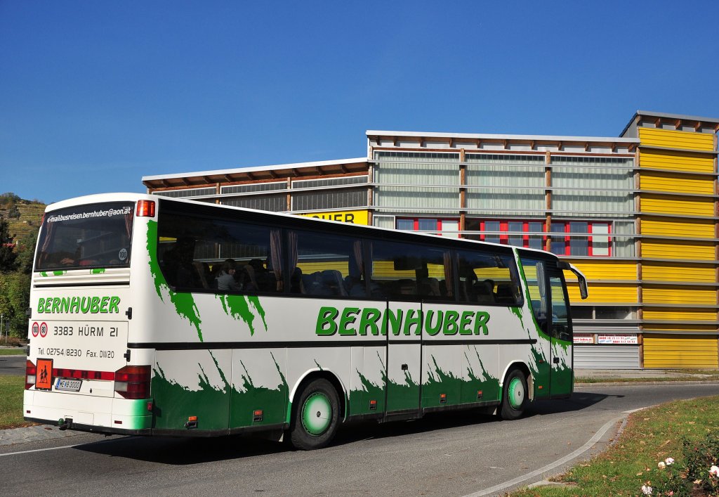 SETRA S300er-Serie von BERNHUBER Reisen aus Niedersterreich im Oktober 2012 in Krems gesehen.