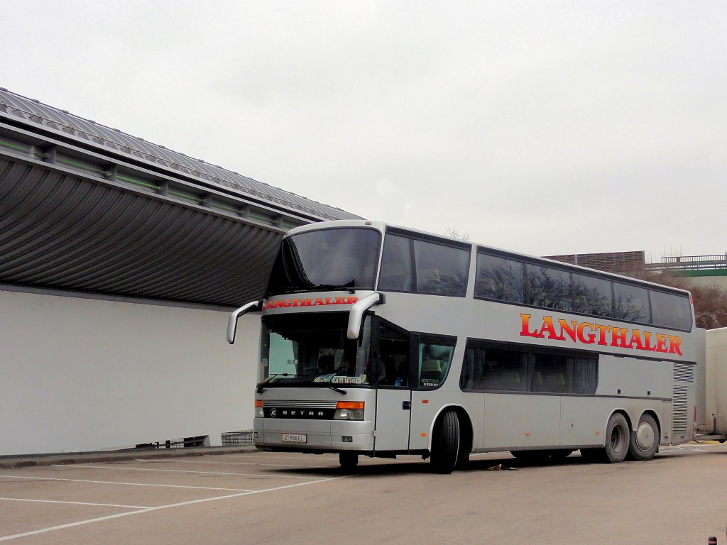 SETRA S320 DT von LANGTHALER aus Niedersterreich im Mrz 2013 in Krems gesehen.