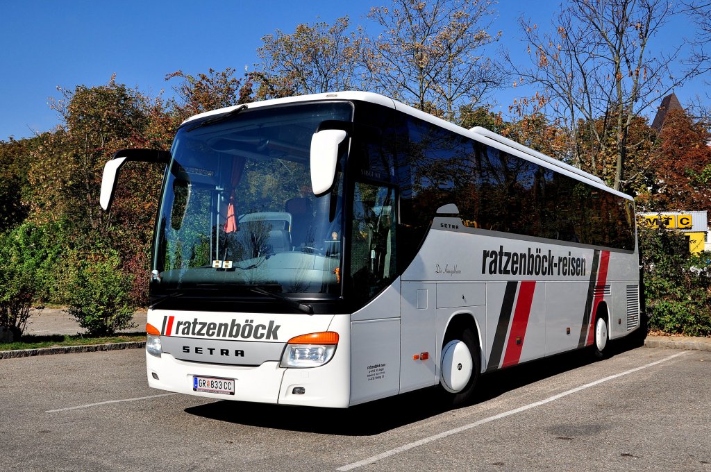 SETRA S415 GT-HD von RATZENBCK Reisen aus Obersterreich im Oktober 2012 in Krems an der Donau.