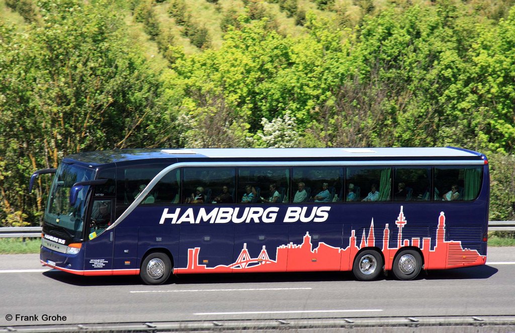 Setra S417 HDH vom Unternehmen HBG HamburgBus GmbH, fotografiert auf der A9 bei Denkendorf am 20.05.2012