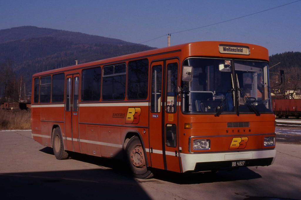 Steyr Bahn Bus in Treibach Althofen (sterreich) am 20.1.1991 