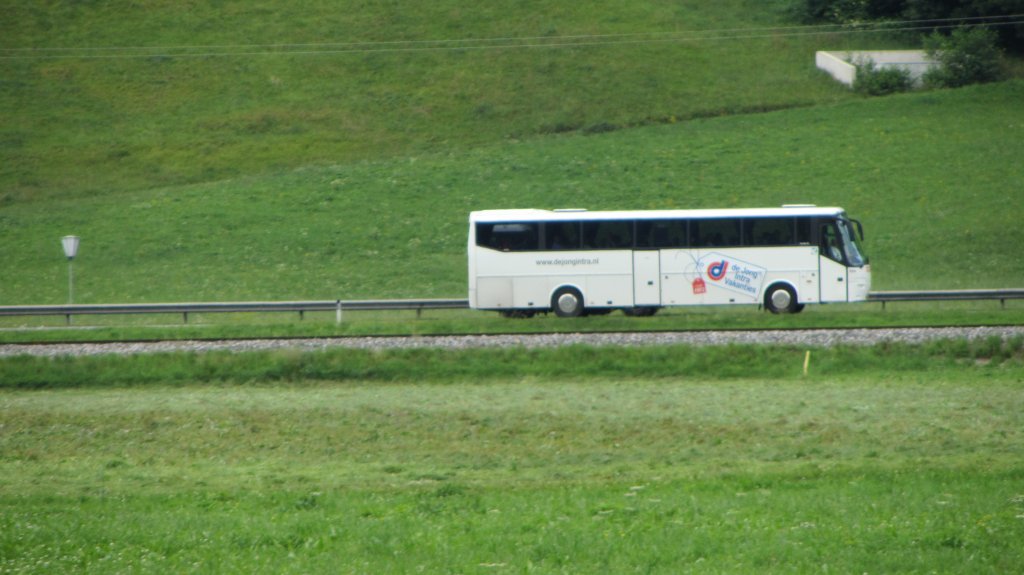 VDL Bova Reisebus bei Kapfing am 17.7.2012.