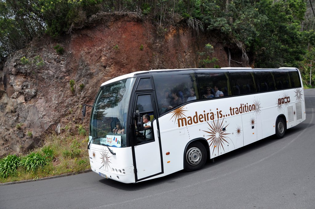 VOLVO Reisebus auf der Insel Madeira im Mai 2013.