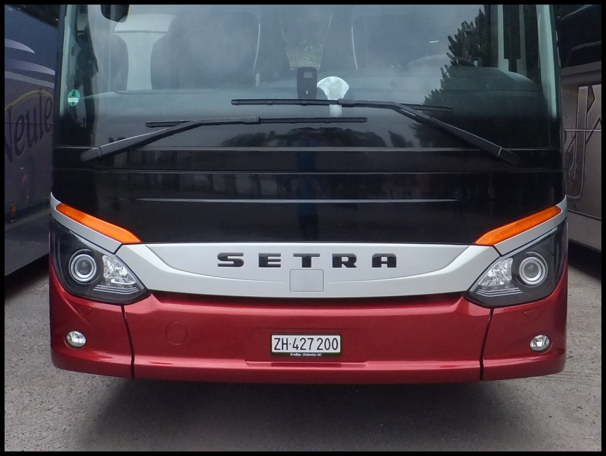 Das  Gesicht  des Setra 515 HD Vorfhrwagen aus der Schweiz in Binz.