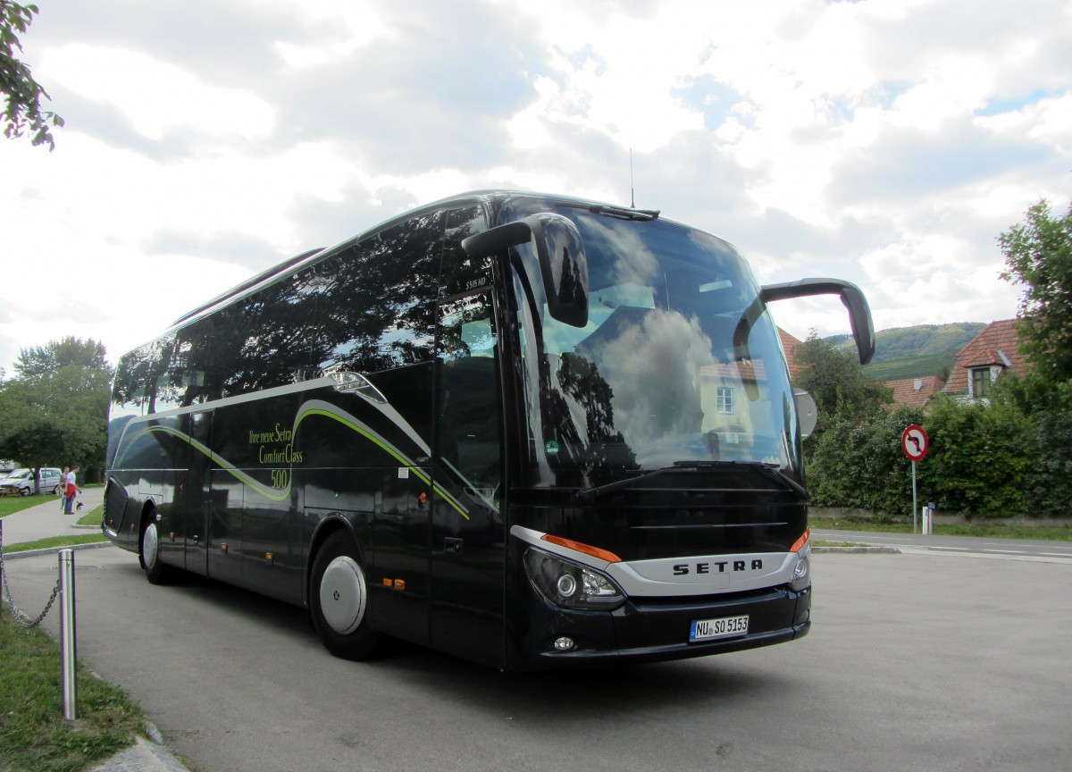 Den neuen SETRA 515 HD aus Neu-Ulm,EVO Bus GmbH in Weissenkirchen/Wachau/Niedersterreich am 14.9.2013 gesehen.