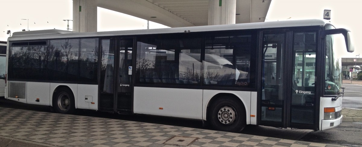 Diesen Setra S315 NF habe ich am 22.03.2014 am Hauptbahnhof Ludwigshafen aufgenommen. Er gehrt dem Busunternehmen Viabus.