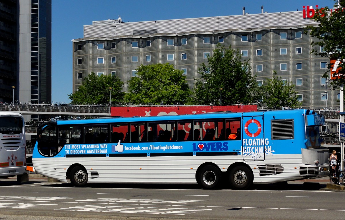 Einen DATV - Amphibien Bus (Wasser + Strae) im Juni 2014 in Amsterdam gesehen.