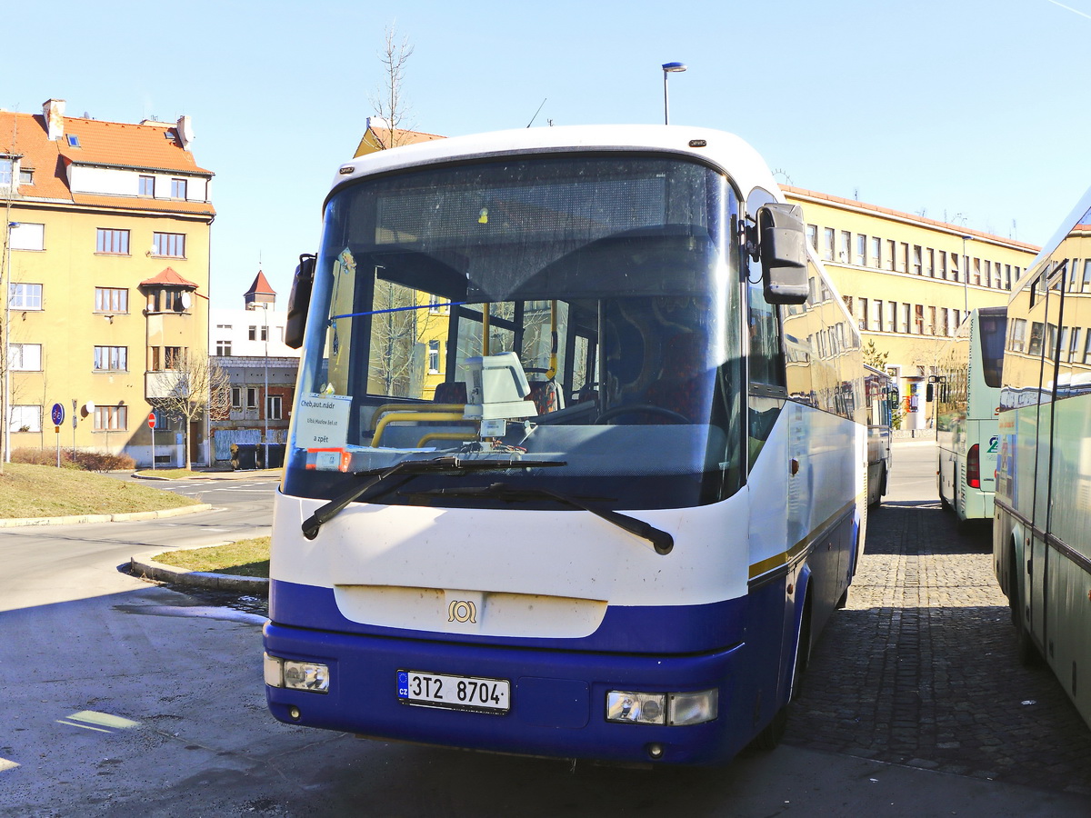 Frontpartie  des Bus der ER-Bus PRAGUE s.r.o aus Prag am 17. Februar 2019 in Cheb.