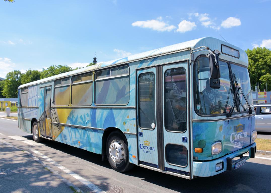 Gräf & Stift Bus,umgebaut für eine Bierwerbung,06/2017 in Krems.