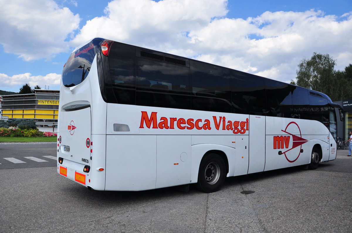Iveco Irisbus Magelys Pro von Maresca Viaggi aus Italien in Krems gesehen.