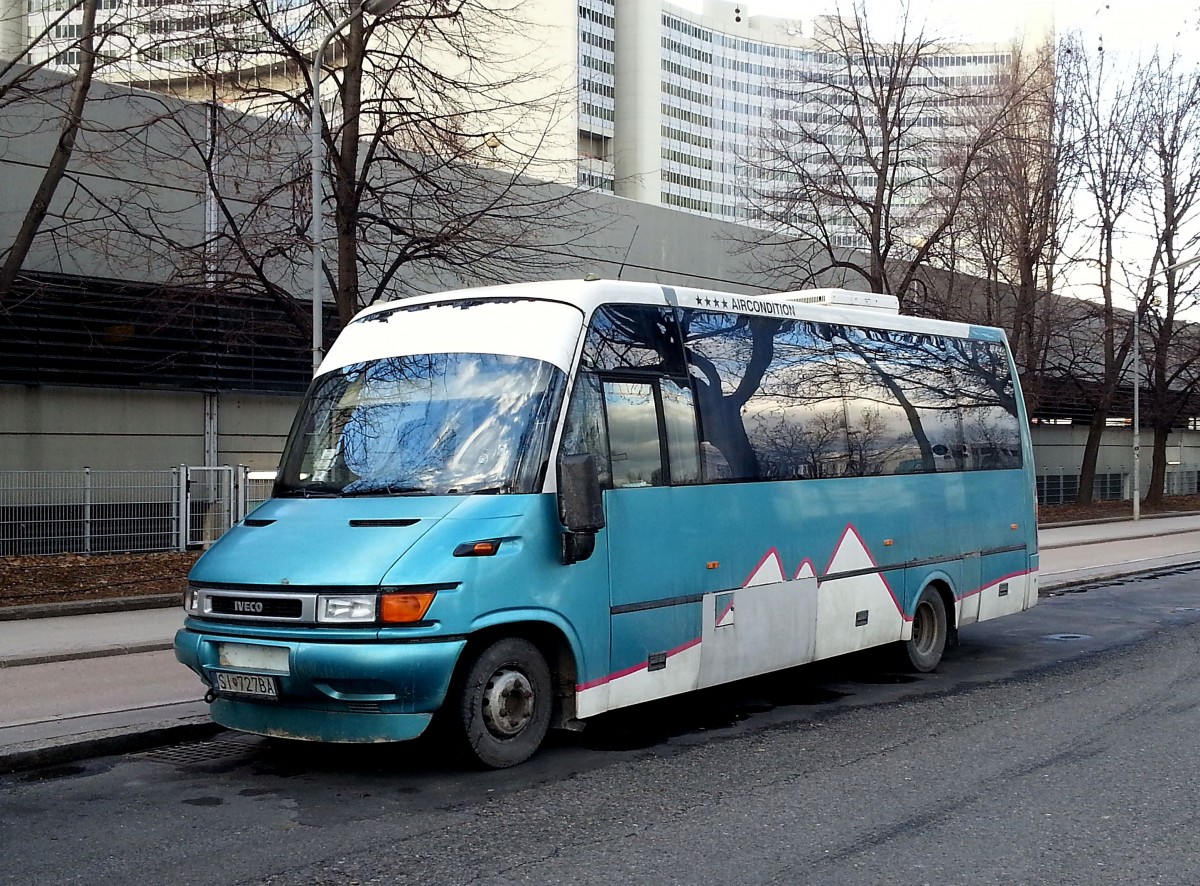 Kleinbus IVECO aus der SK am 31.1.2015 in Wien gesehen.