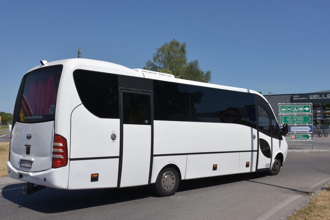 Kleinbus Iveco Irisbus aus Ungarn 06/2017 - in Krems.