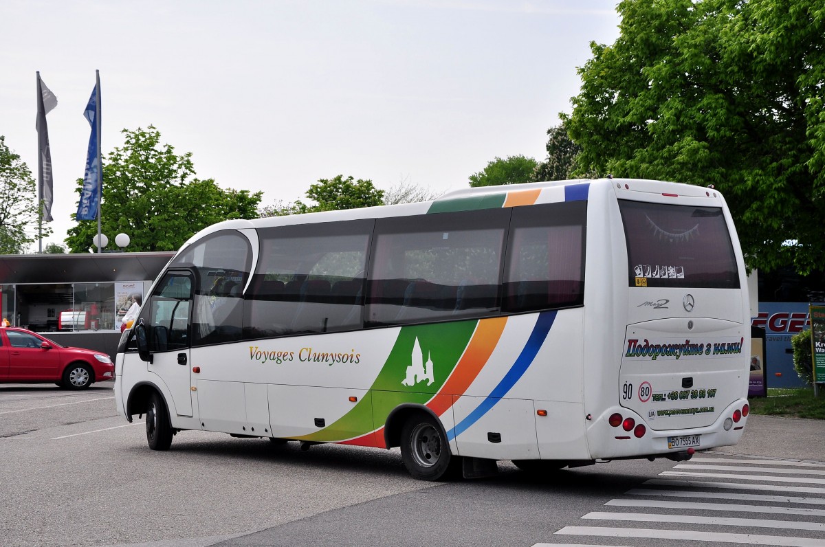 Kleinbus Mercedes Mago2 aus UA am 5.5.2015 in Krems.