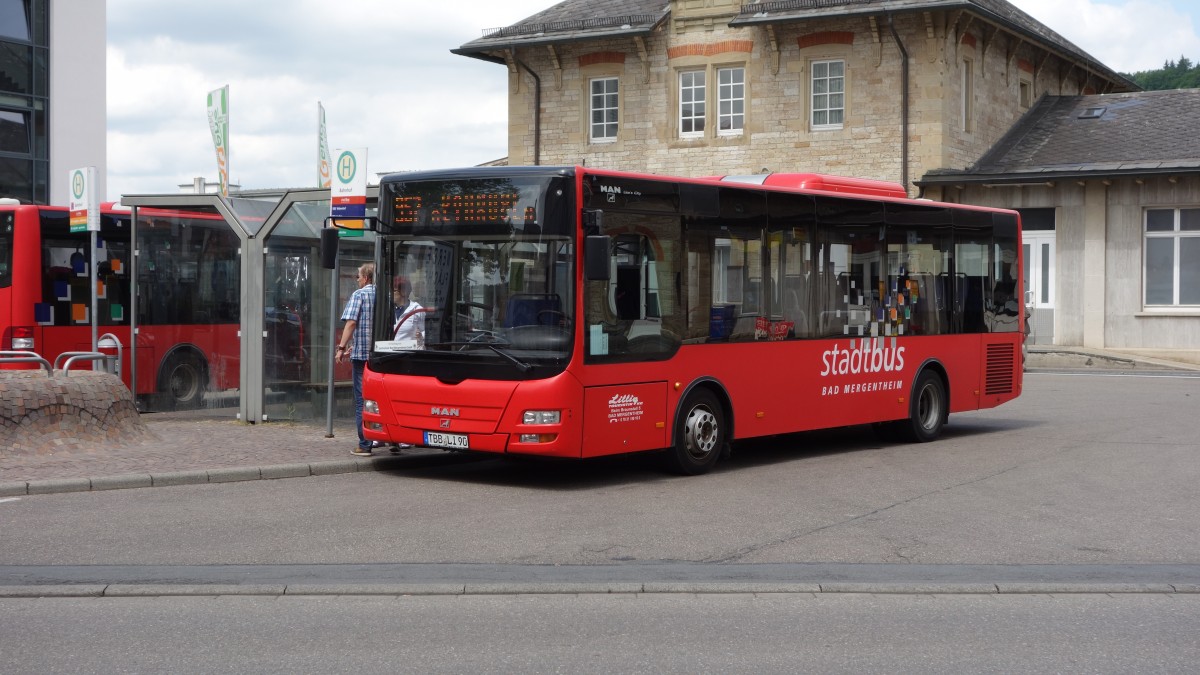 MAN Lions City steht als Linienbus am Bahnhof in Bad Mergentheim, Juni 2014