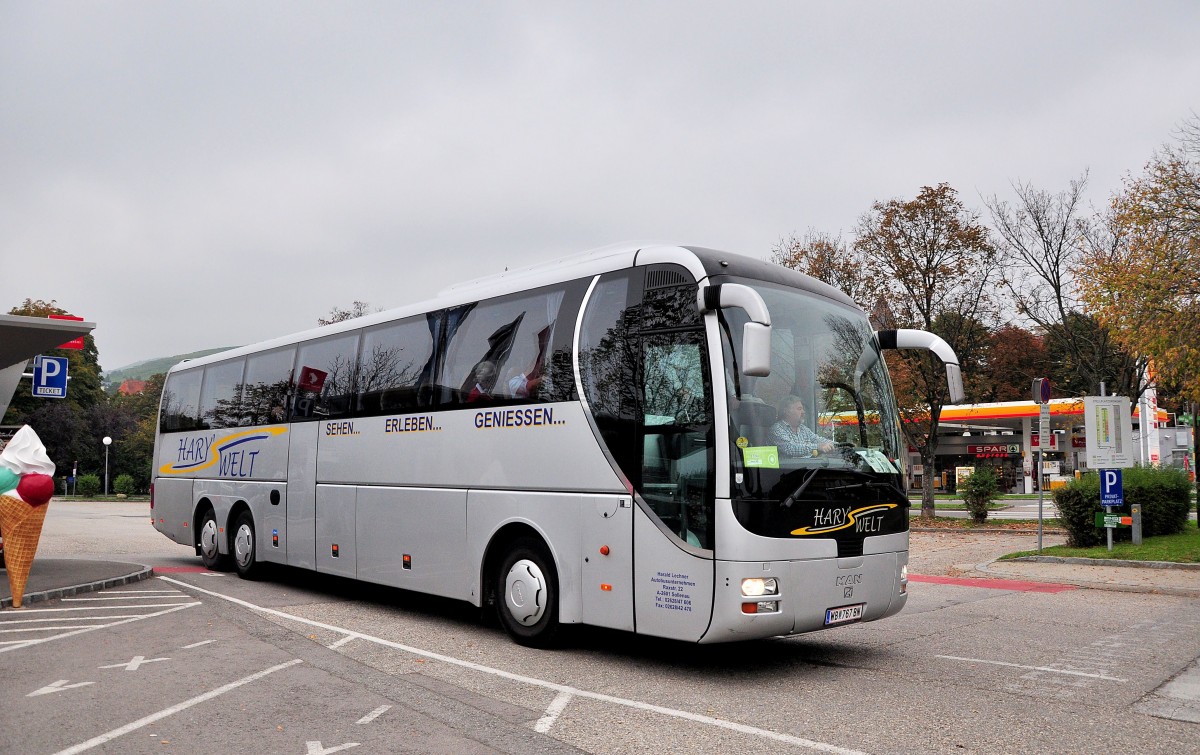 MAN Lions Coach von Harald Lechner`s Busunternehmen am 4.10.2014 in Krems.