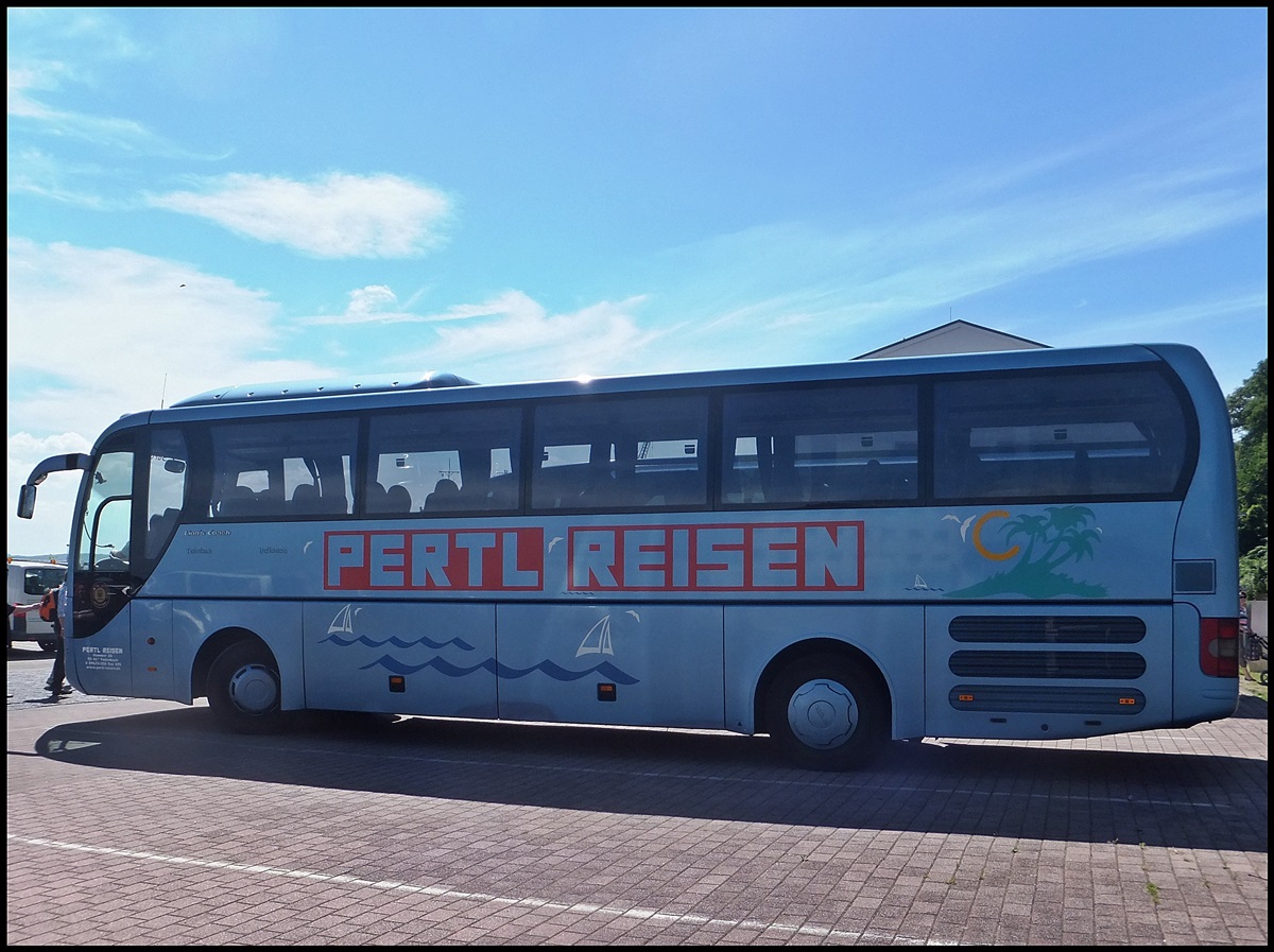 MAN Lion's Coach von Pertl-Reisen aus Deutschland im Stadthafen Sassnitz. 