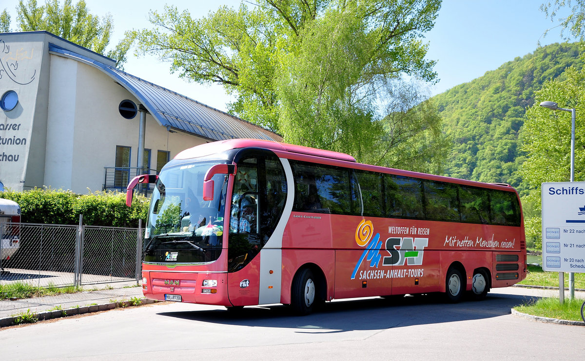 MAN Lions Coach von Reise-Bus-Service aus der BRD in Drnstein/Niedersterreich gesehen.