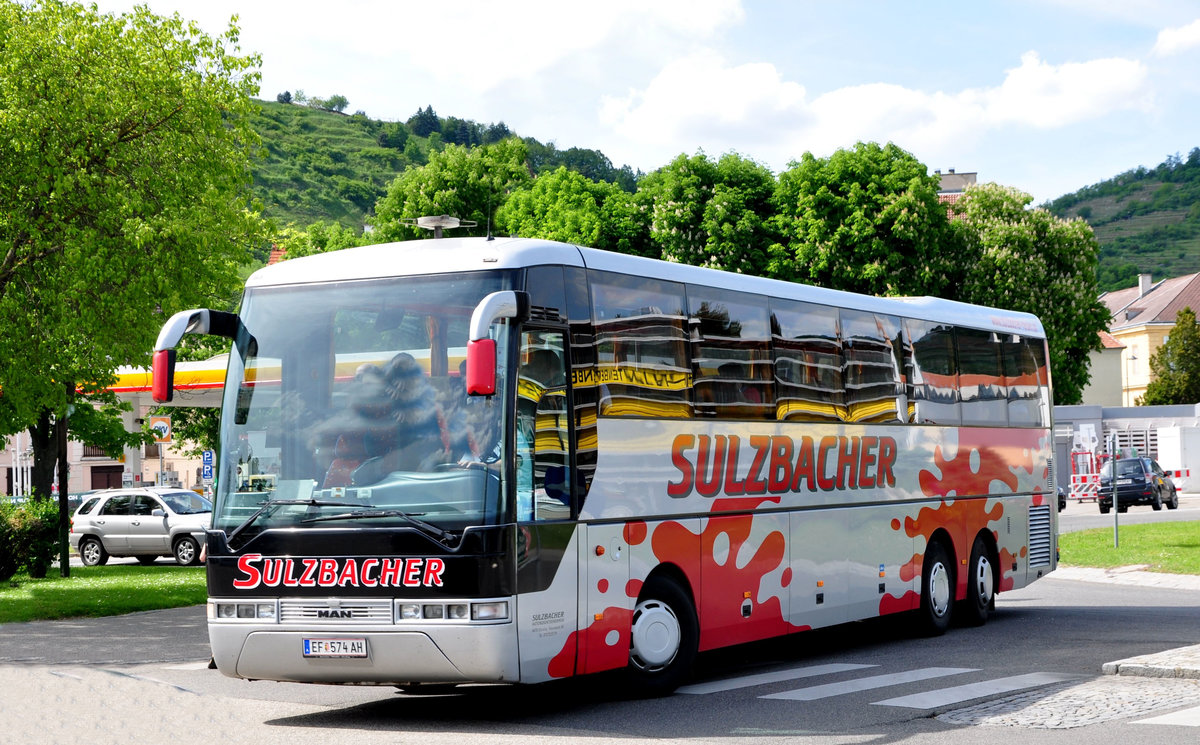 MAN Lions Coach von Sulzbacher Reisen aus sterreich in Krems gesehen.