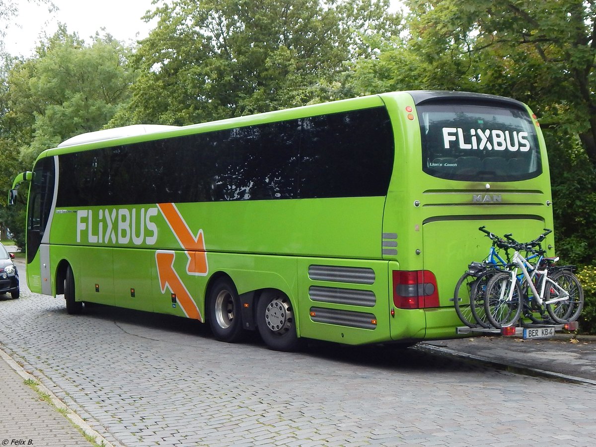 MAN Lion's Coach Supreme von FlixBus/Karsten Brust aus Deutschland in Stralsund.