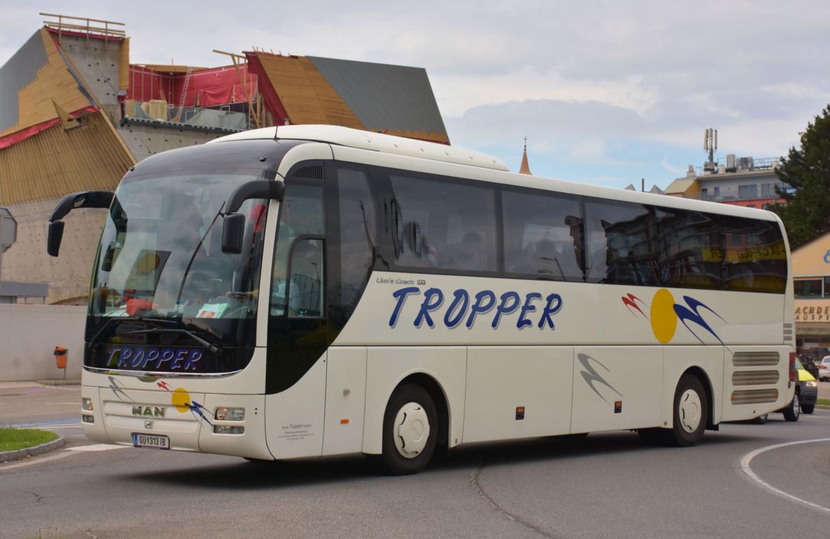 MAN Lion`s Coach von TROPPER Reisen aus AT 2018 in Krems gesehen.