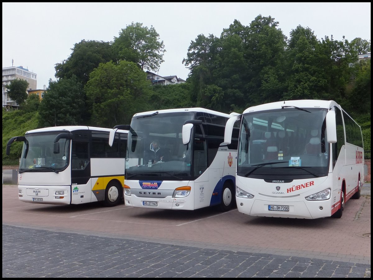 MAN L 353 der Verkehrsbetriebe Teltow-Flming und Setra 415 GT-HD von Stewa aus Deutschland und Scania Irizar von Hbner aus Deutschland im Stadthafen Sassnitz.