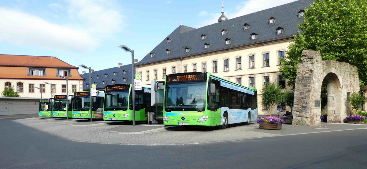 MB Citaro`s von RhnEnergie abgestellt am Busplatz Heertor in Fulda, Juni 2017