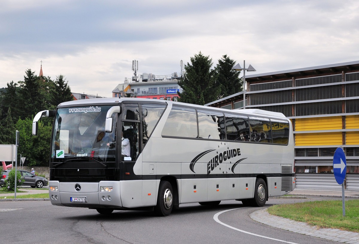 Mercedes Benz Tourismo von Euroguide.hu am 5.Juli 2014 in Krems.