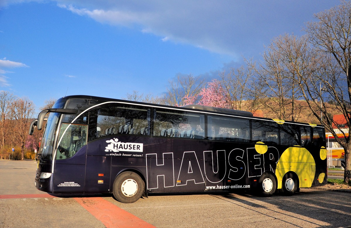 Mercedes Benz Tourismo von Hauser reisen aus der bRD am 6.4.2015 in Krems.