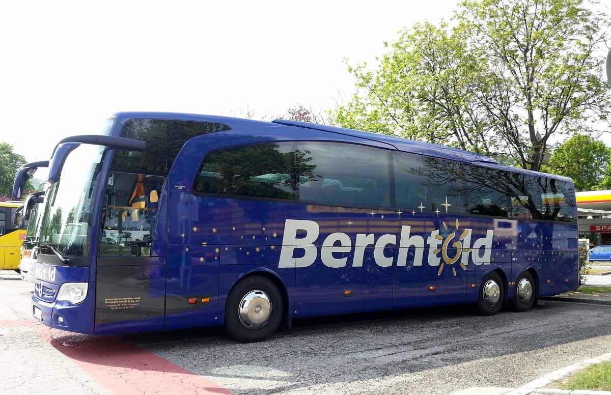 MERCEDES BENZ TRAVEGO Bluetec Euro 6 von Berchtold aus Deutschland im April 2014 in Krems.