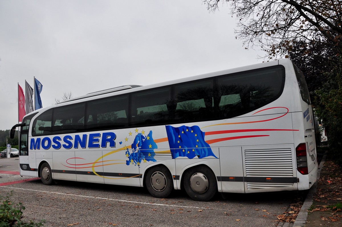 Mercedes Benz Travego von Mossner Reisen aus der BRD am 11.10.2014 in Krems.