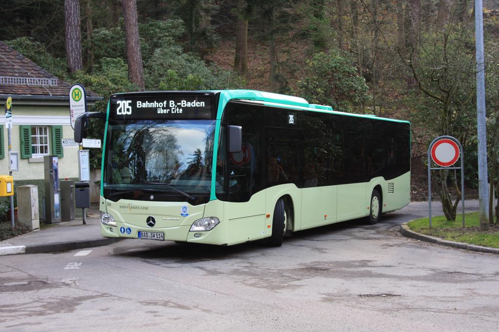 Mercedes Citaro Stadtbus der Baden Baden Linie an der Endhaltestelle Merkur Bergbahn am 14.3.2016.