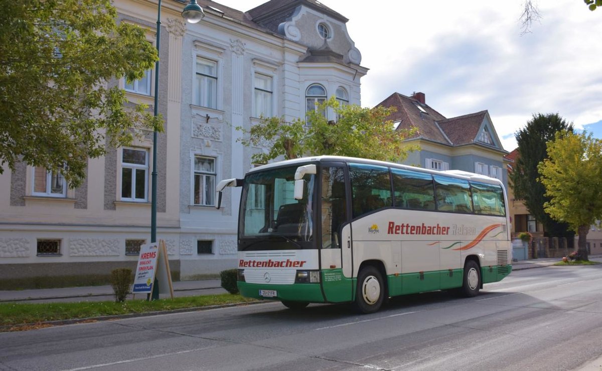 Mercedes O 404 von Rettenbacher Reisen aus sterreich 10/2017 in Krems.