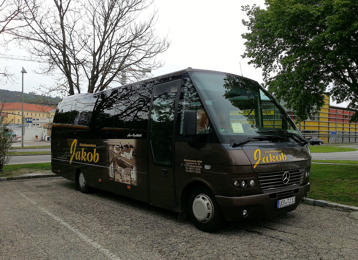Mercedes O 818 von Kleinbusreisen Jakob aus der BRD in Krems.