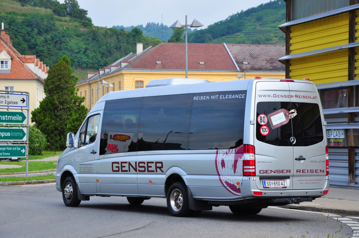 Mercedes Sprinter 519 von Genser Reisen aus sterreich in Krems gesehen.
