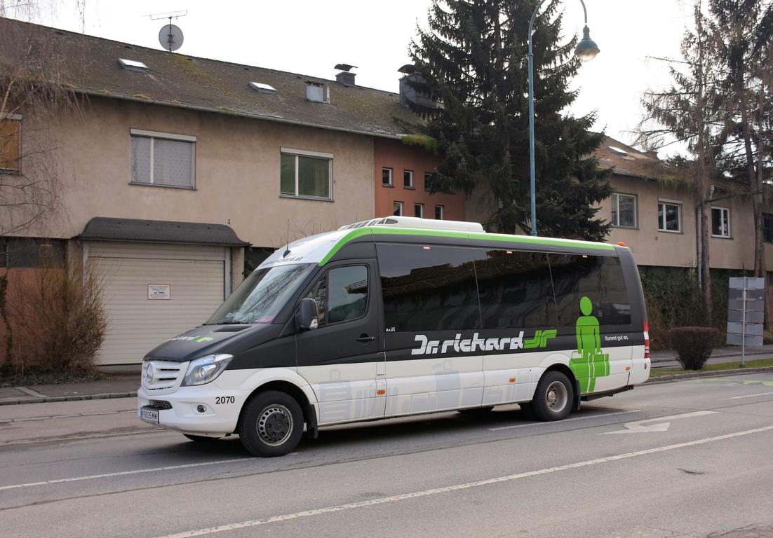 Mercedes Sprinter von Dr. Richard Reisen aus sterreich 03/2018 in Krems gesehen.