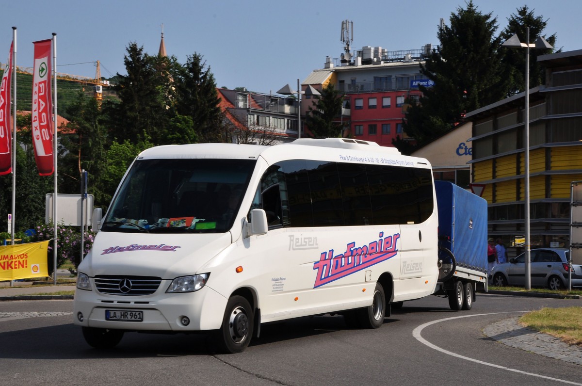 Mercedes Sprinter von Hofmeier Reisen aus der BRD in Krems gesehen.